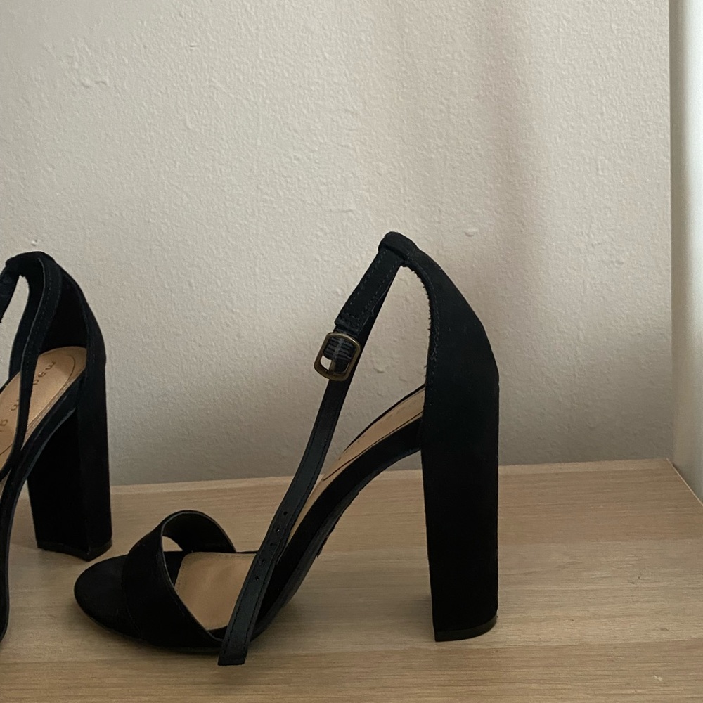 black sandal heel